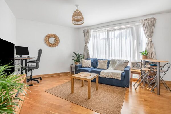 Mead Lane, Hertford, SG13