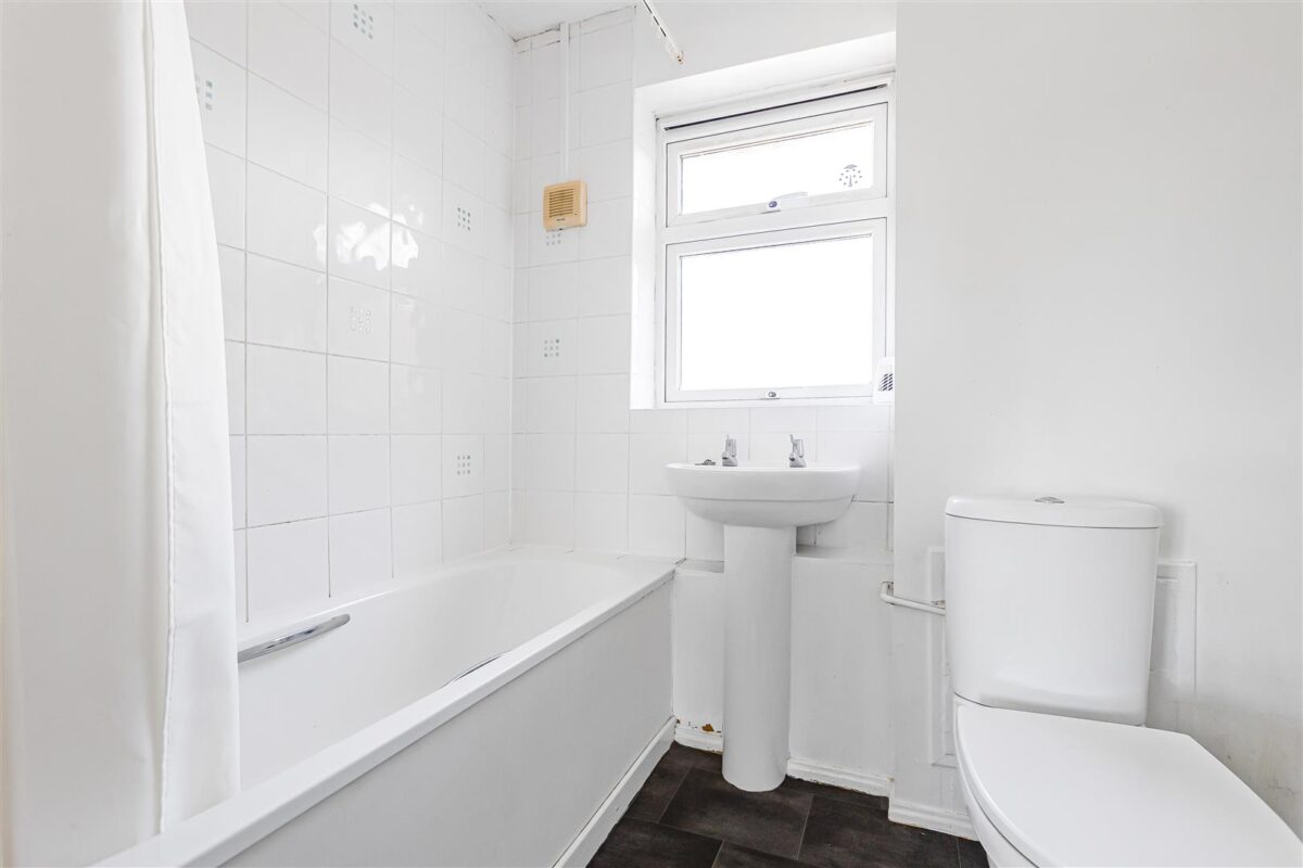 Burnett Square, Hertford, SG14
