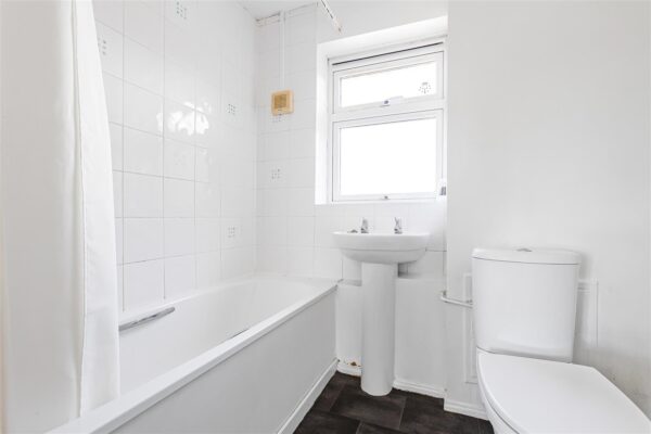 Burnett Square, Hertford, SG14