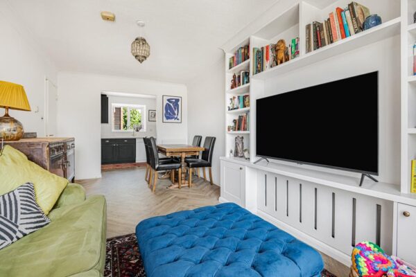 Mansfield Gardens, Hertford, SG14