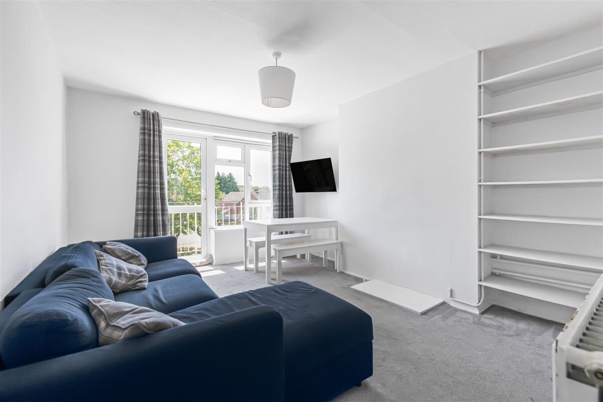 Burnett Square, Hertford, SG14