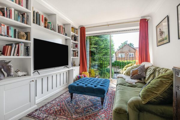 Mansfield Gardens, Hertford, SG14