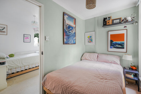 Hillside Terrace, Hertford, SG13