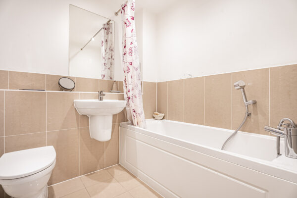 Henmarsh Court, Balls Park, SG13