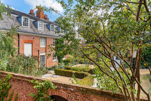 Henmarsh Court, Balls Park, SG13