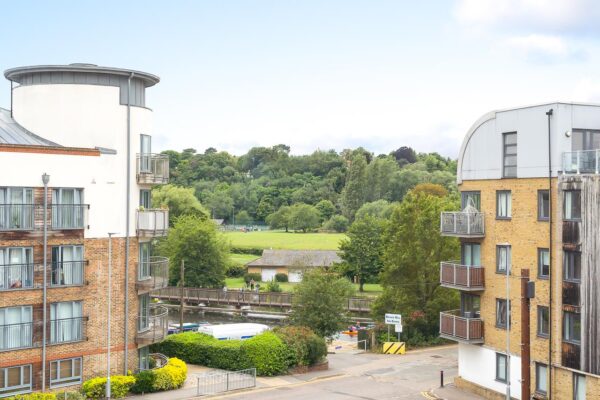 Mead Lane, Hertford, SG13