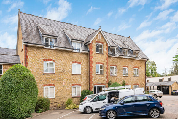 North Road, Hertford, SG14