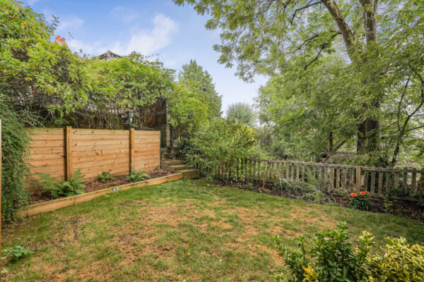 Hillside Terrace, Hertford, SG13