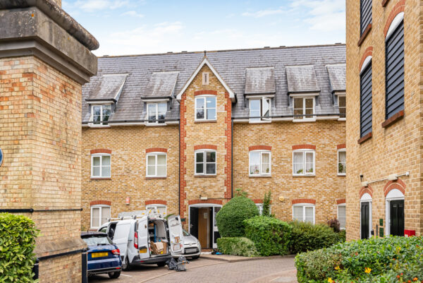 North Road, Hertford, SG14