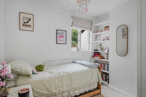 Hillside Terrace, Hertford, SG13