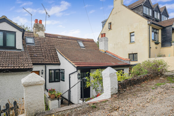 Hillside Terrace, Hertford, SG13