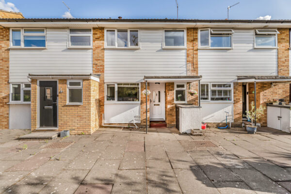 Albion Close, Hertford, SG13