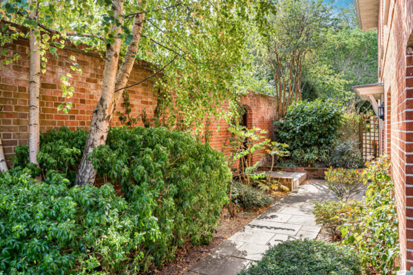 Henmarsh Court, Balls Park, SG13