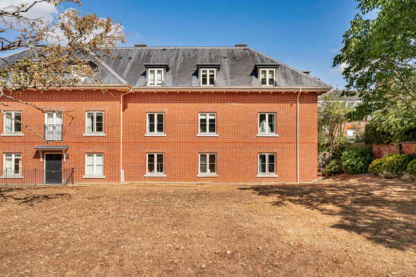 Henmarsh Court, Balls Park, SG13