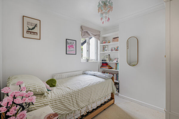 Hillside Terrace, Hertford, SG13