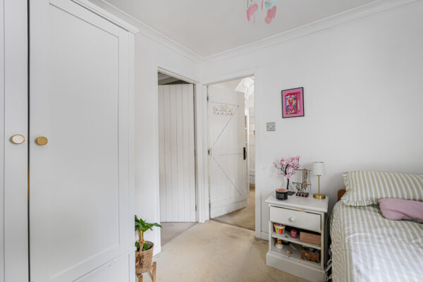 Hillside Terrace, Hertford, SG13