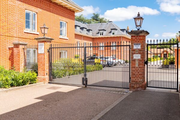 Henmarsh Court, Balls Park, SG13