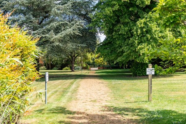 Henmarsh Court, Balls Park, SG13