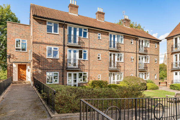 Westall Close, Hertford, SG13