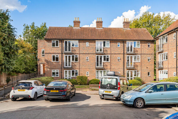 Westall Close, Hertford, SG13