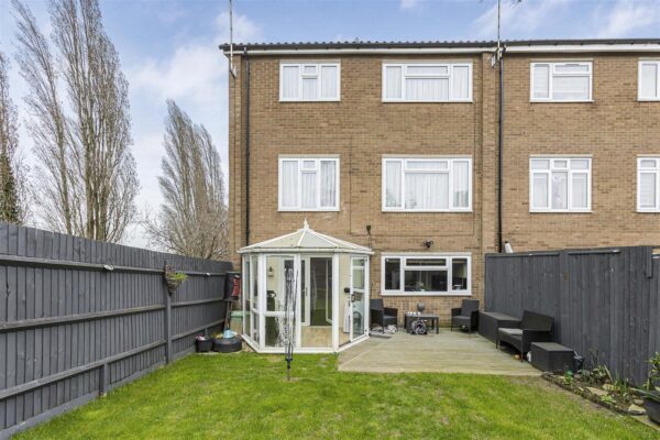 Temple Fields, Hertford, SG14