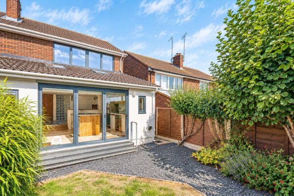 New Road, Hertford, SG14