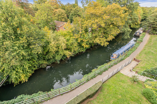 Mead Lane, Hertford, SG13