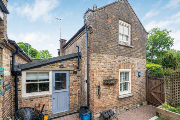Mangrove Road, Hertford, SG13