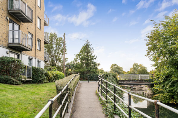 Mead Lane, Hertford, SG13