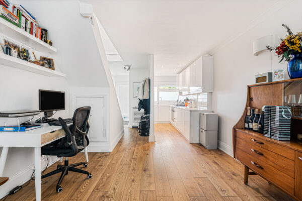 Queens Court, Hertford, SG13