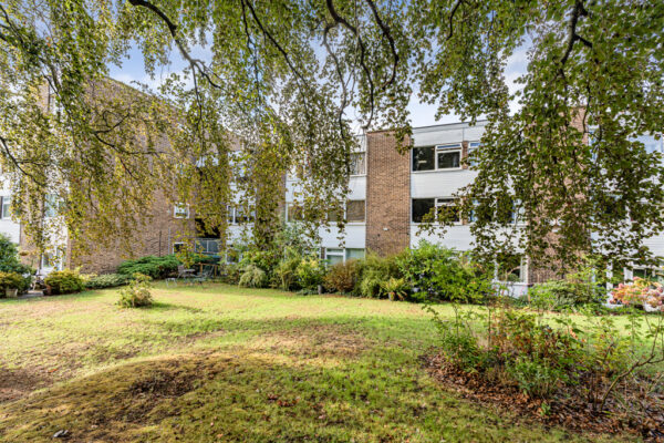 Queens Court, Hertford, SG13