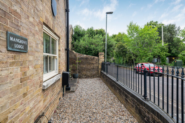 Mangrove Road, Hertford, SG13