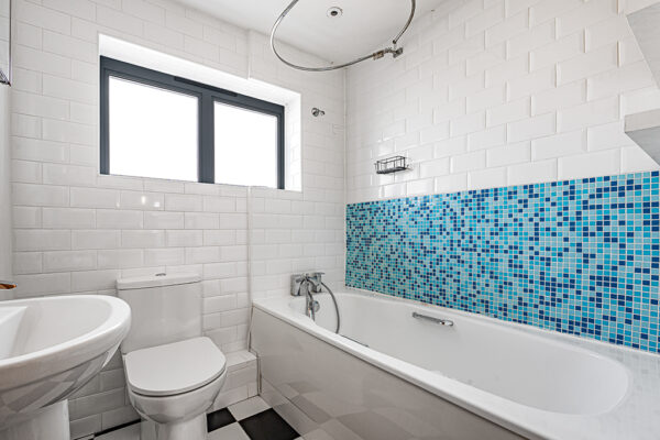 New Road, Hertford, SG14