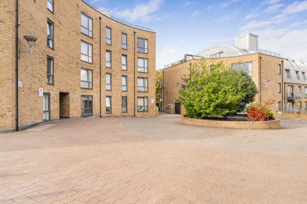Mead Lane, Hertford, SG13