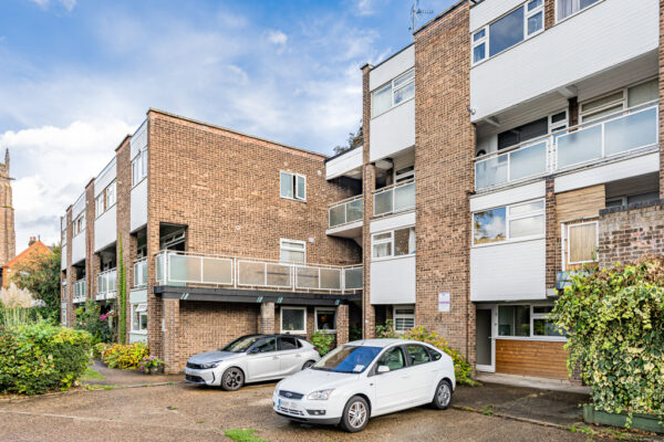 Queens Court, Hertford, SG13