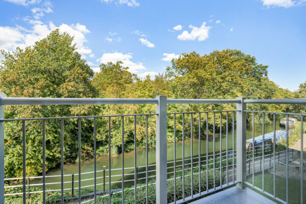 Mead Lane, Hertford, SG13