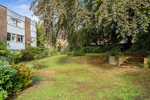 Queens Court, Hertford, SG13