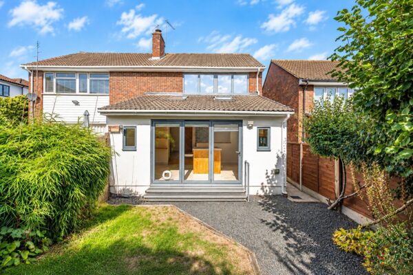 New Road, Hertford, SG14