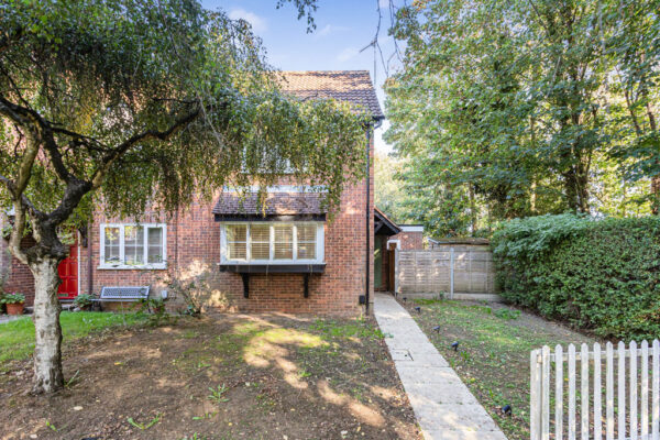 Halleys Ridge, Hertford, SG14