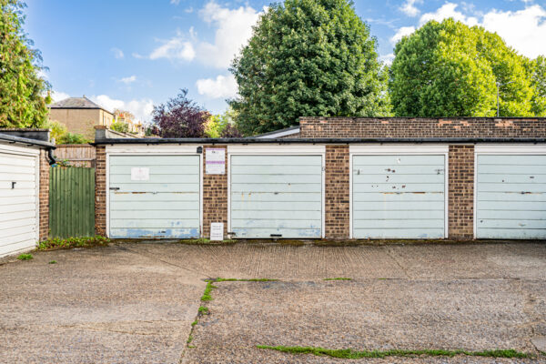Queens Court, Hertford, SG13