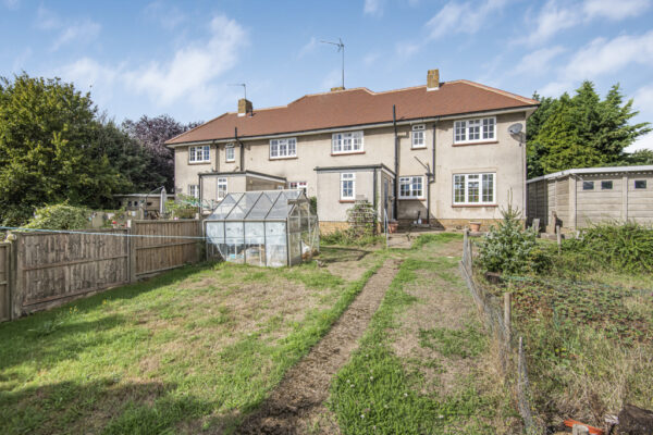 High Road, Waterford, SG14