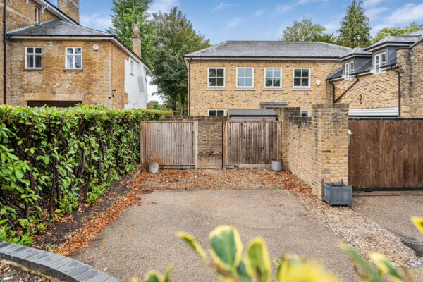 Mangrove Road, Hertford, SG13