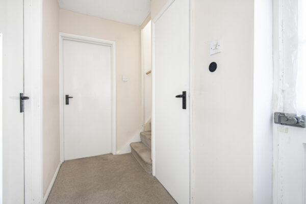 High Road, Waterford, SG14