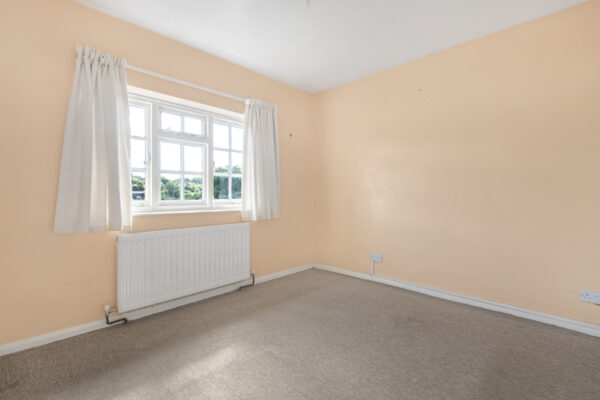 High Road, Waterford, SG14