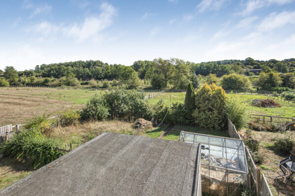 High Road, Waterford, SG14