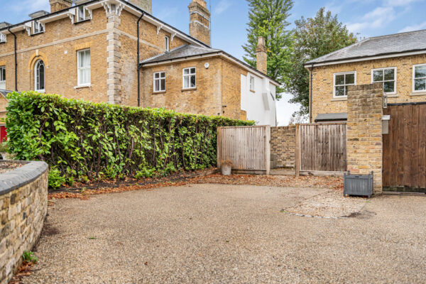 Mangrove Road, Hertford, SG13