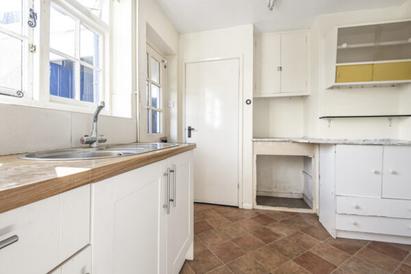 High Road, Waterford, SG14