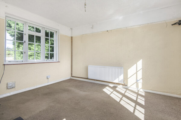 High Road, Waterford, SG14
