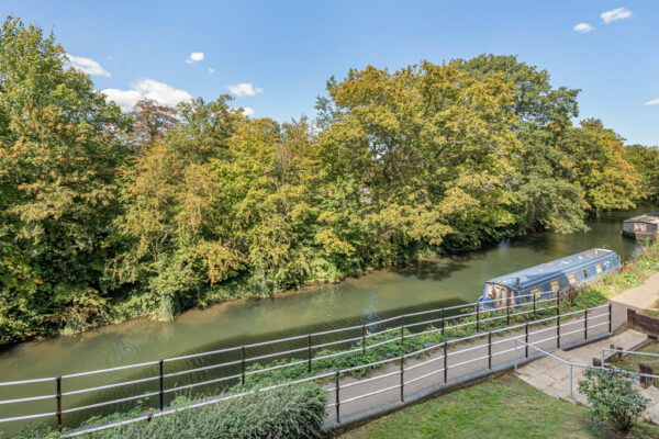 Mead Lane, Hertford, SG13