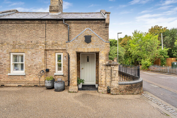 Mangrove Road, Hertford, SG13
